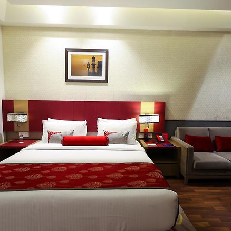 Готель Ramada Plaza By Wyndham Лакхнау Екстер'єр фото