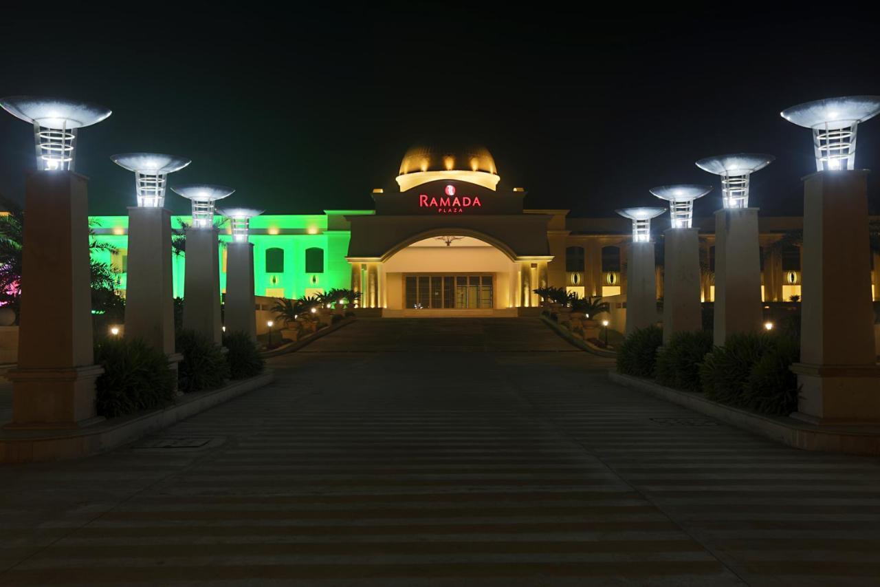 Готель Ramada Plaza By Wyndham Лакхнау Екстер'єр фото