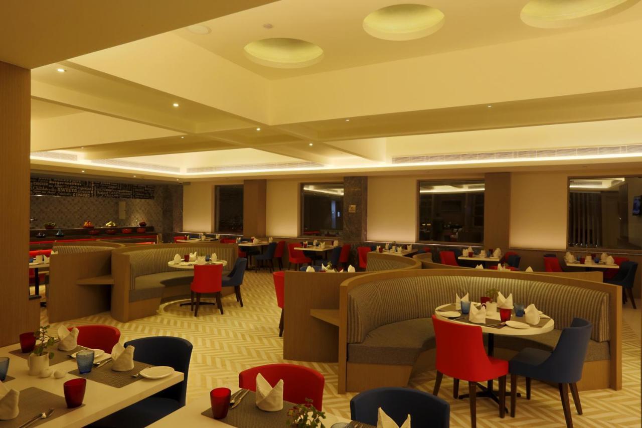 Готель Ramada Plaza By Wyndham Лакхнау Екстер'єр фото
