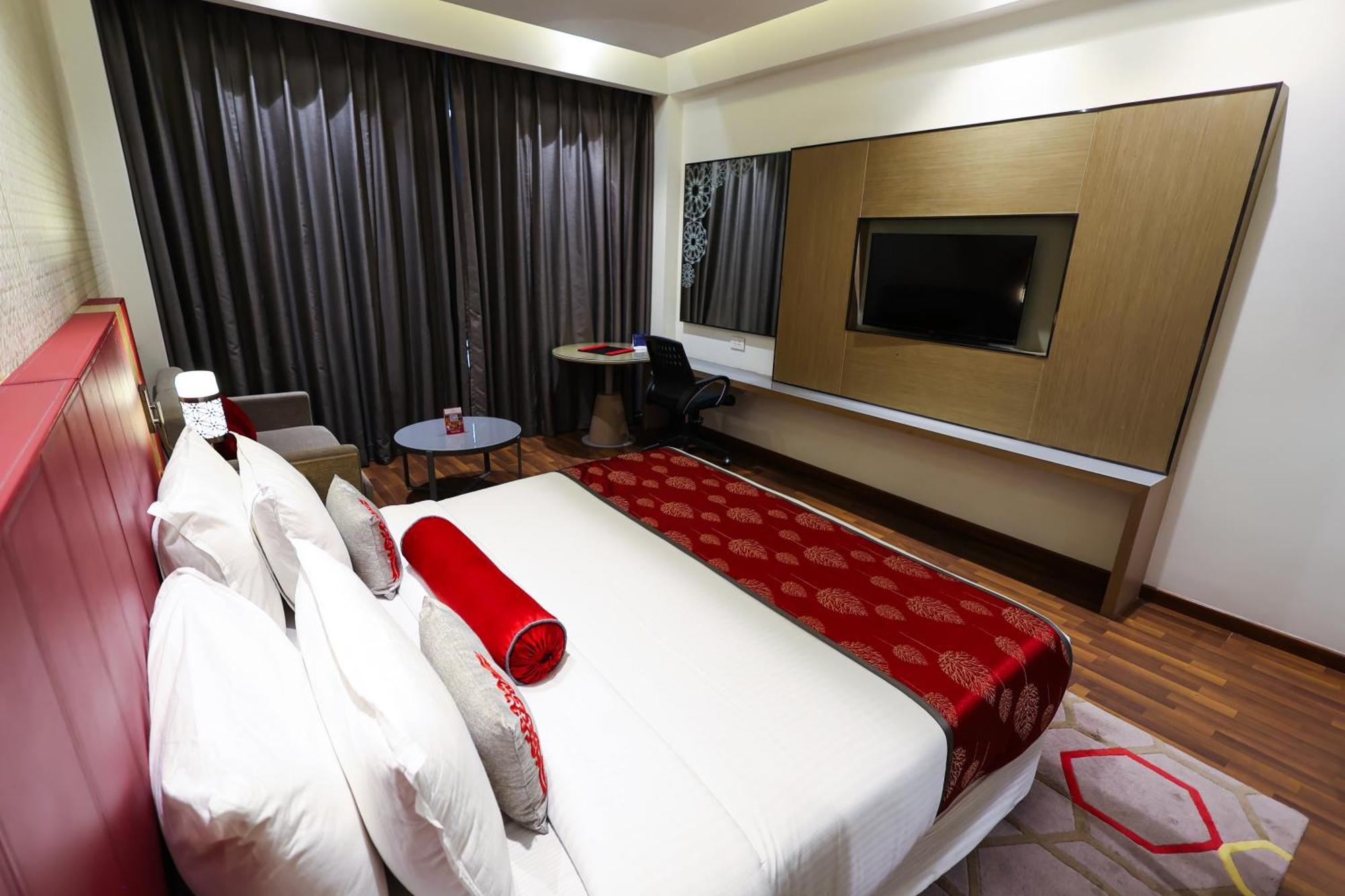 Готель Ramada Plaza By Wyndham Лакхнау Екстер'єр фото