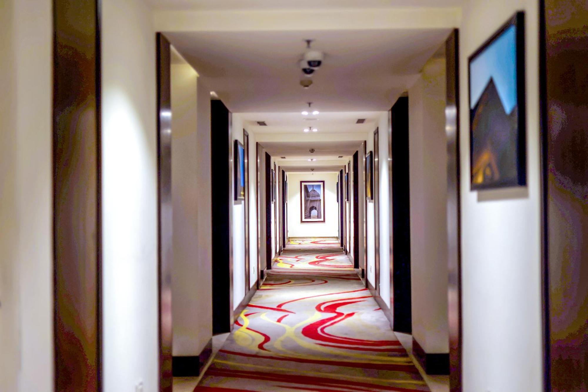 Готель Ramada Plaza By Wyndham Лакхнау Екстер'єр фото