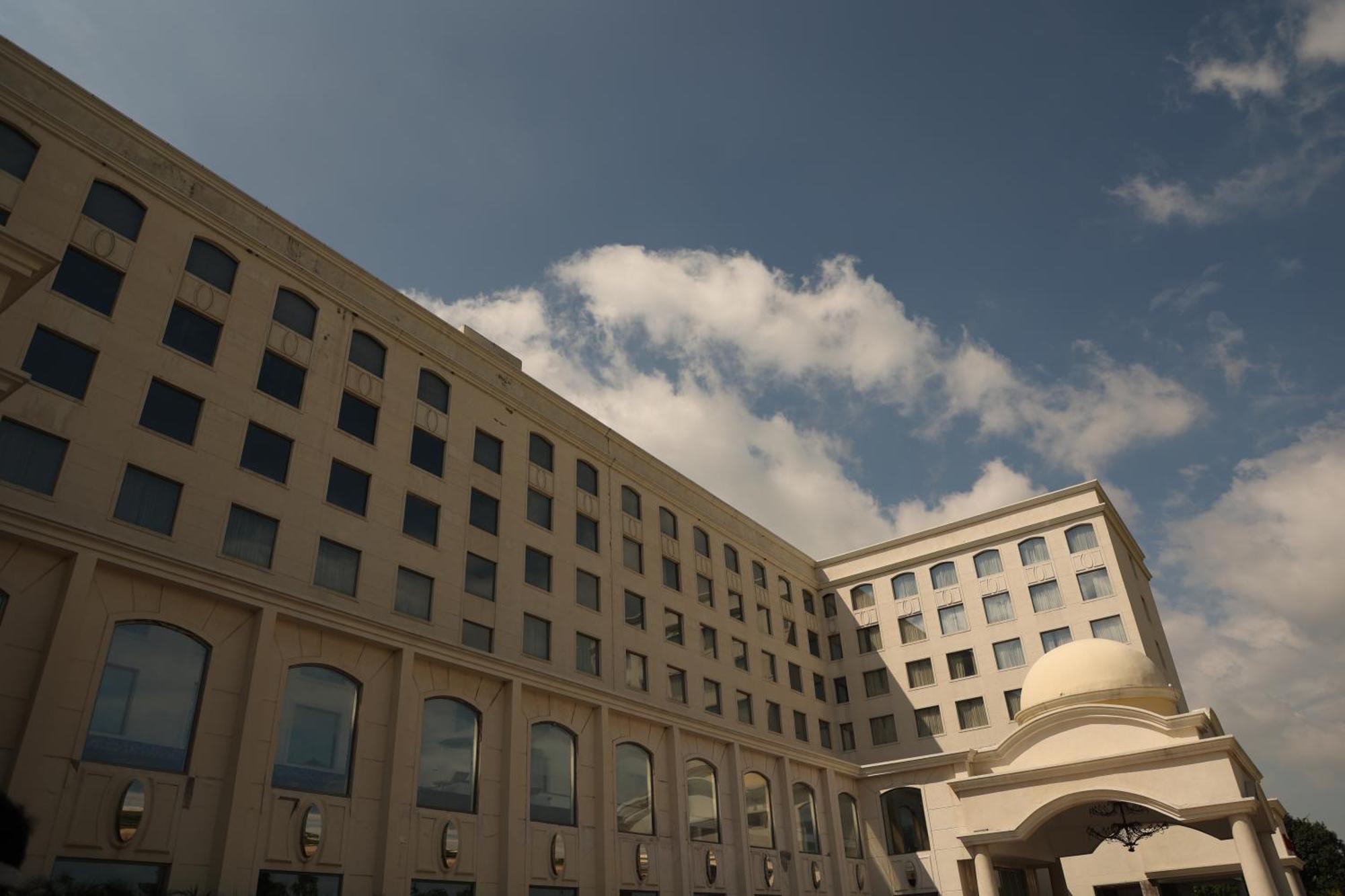 Готель Ramada Plaza By Wyndham Лакхнау Екстер'єр фото