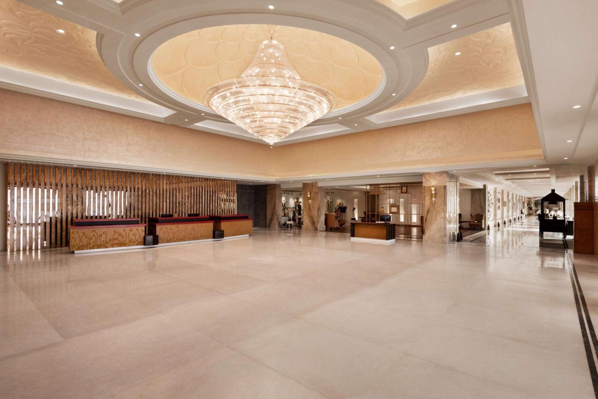 Готель Ramada Plaza By Wyndham Лакхнау Екстер'єр фото