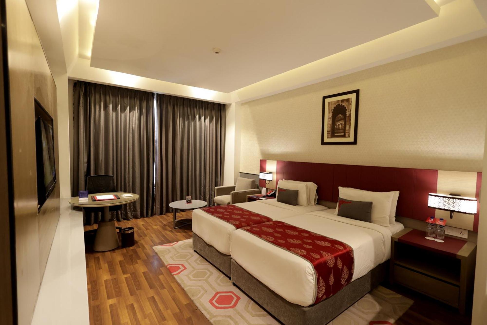 Готель Ramada Plaza By Wyndham Лакхнау Екстер'єр фото